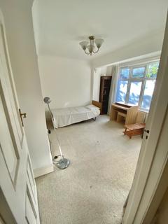 2 bedroom flat to rent, Moorland Road, Bournemouth