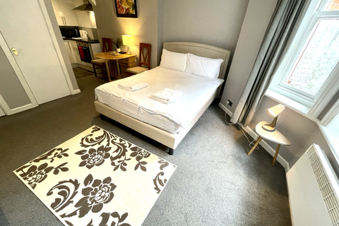 Studio to rent, Durley Gardens, Bournemouth