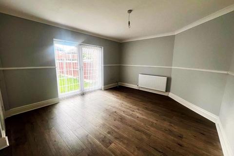 3 bedroom terraced house to rent, Wolfenden Avenue, Bootle