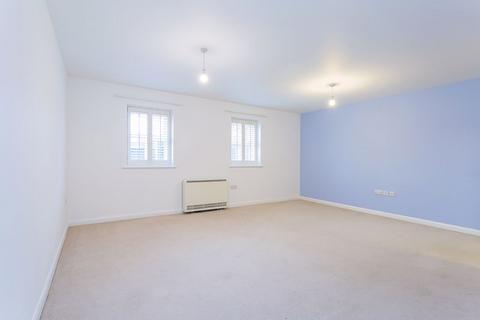 Flat 3, 17 Lancaster Way, Worcester Park, KT4 8HF