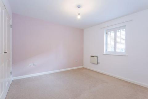 Flat 3, 17 Lancaster Way, Worcester Park, KT4 8HF