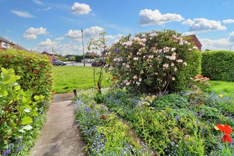 2 bedroom terraced house for sale, Brackley Road, Hazlemere HP15