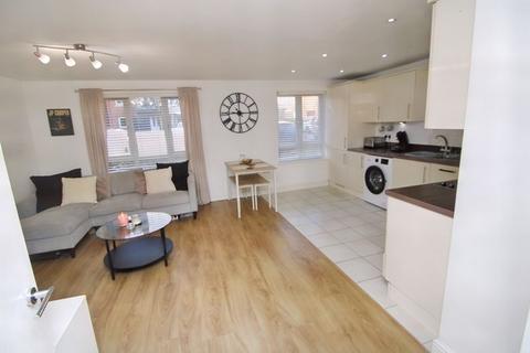 2 bedroom apartment to rent, Tadros Court, High Wycombe HP13
