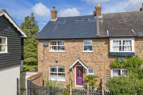 4 bedroom end of terrace house for sale, The Magpies, Epping Green