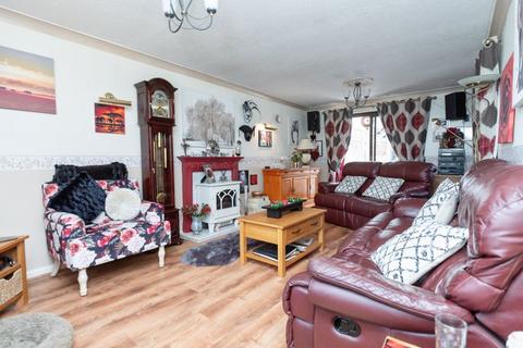 4 bedroom detached house for sale, Teresa Way, Apley