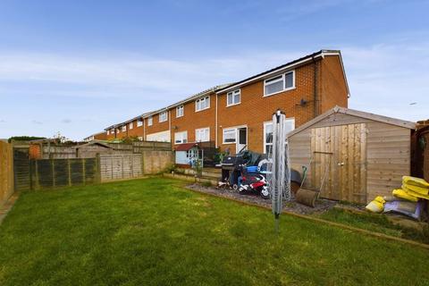 1 Henley View, Crewkerne, TA18 8JD