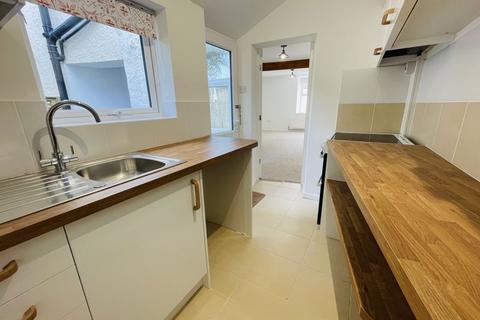 2 bedroom terraced house to rent, Princes Street, Abergavenny