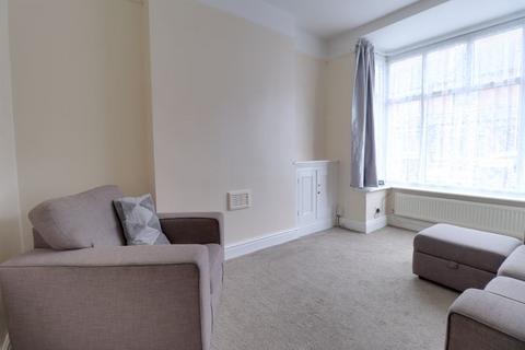 3 bedroom terraced house to rent, Oxford Gardens, Stafford ST16