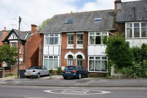 Studio to rent, Central Winchester