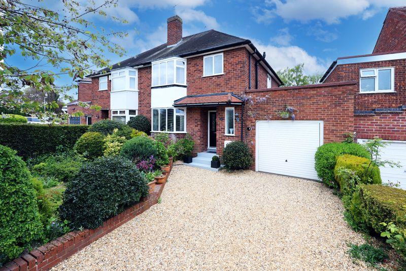 Hungerford Road, Stourbridge DY8 3 bed semidetached house for sale £