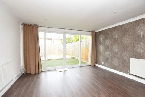 4 bedroom end of terrace house to rent, FAULKNERS WAY