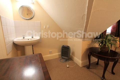 1 bedroom in a house share to rent, Churchill Road, Bournemouth,