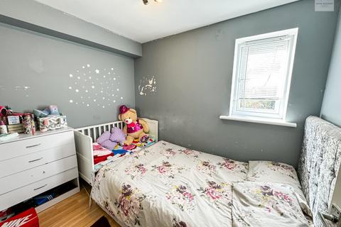 60 Waddington Close, Enfield, EN1 1NB