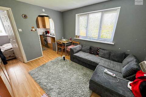 60 Waddington Close, Enfield, EN1 1NB