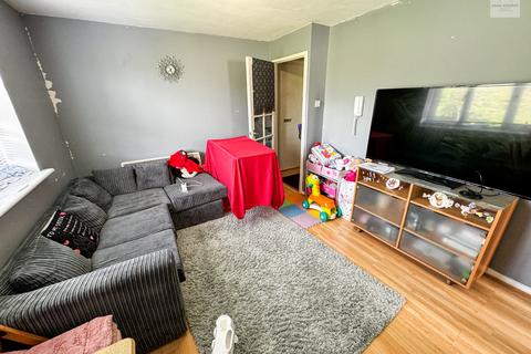 60 Waddington Close, Enfield, EN1 1NB