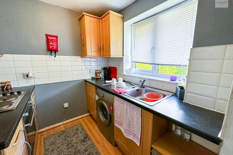 60 Waddington Close, Enfield, EN1 1NB