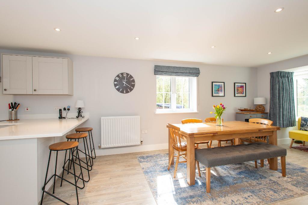 Kitchen/dining/family room