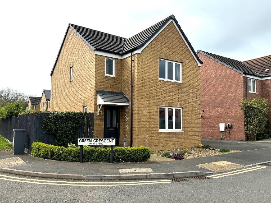 Desborough, Northants NN14 3 bed detached house for sale £300,000