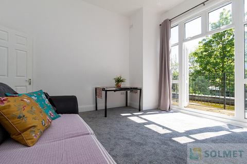 2 bedroom flat to rent, Christchurch Avenue, London NW6
