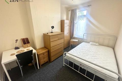 3 bedroom house share to rent, London N15