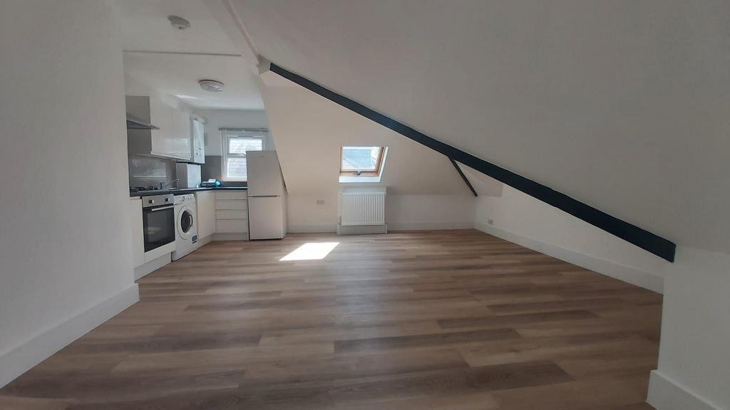 Apartment in London - View 5