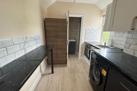 Studio to rent, St. Marys Road, Golders Green, NW11