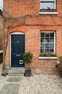 16 Cline Road, Guildford, GU1 3NB