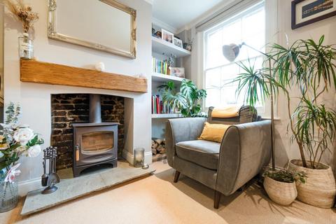 16 Cline Road, Guildford, GU1 3NB