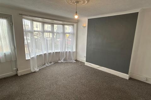 3 bedroom semi-detached house to rent, Main Street, Leicester LE9