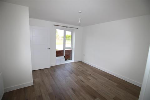 2 bedroom terraced house to rent, Bayes Avenue, Coggeshall, Colchester