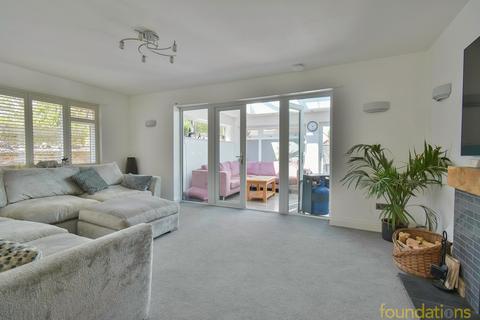 4 bedroom chalet for sale, Wrestwood Road, Bexhill-on-Sea, TN40