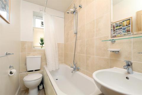 Flat 44, Ormond House Lordship Road, London, N16 0PR