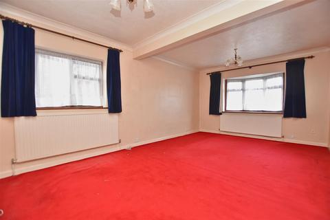 4 bedroom chalet for sale, Hullbridge Road, South Woodham Ferrers, Chelmsford