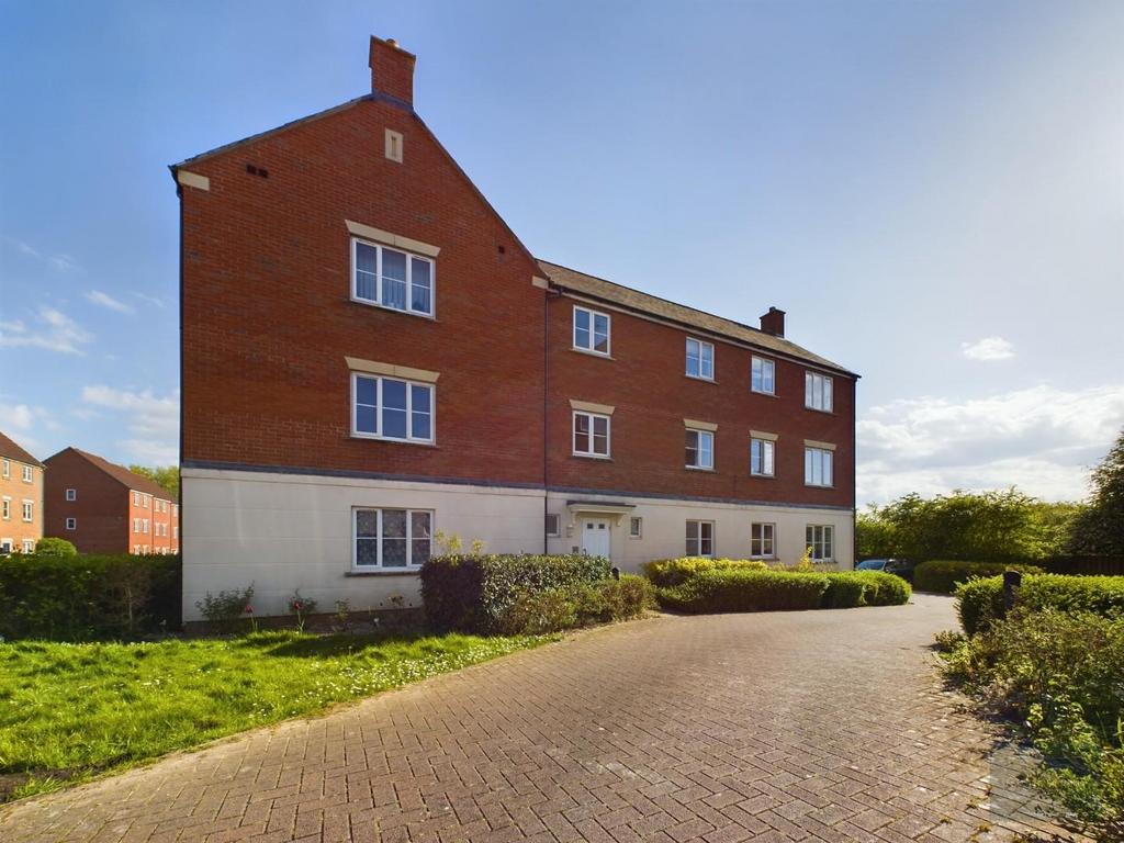 Blease Close, Trowbridge BA14 2 bed apartment to rent £825 pcm (£190 pw)