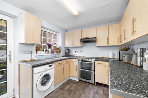 63 Compton Vale, Plymouth, PL3 5DX