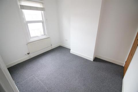 2 bedroom terraced house for sale, Cromwell Road, Hayes