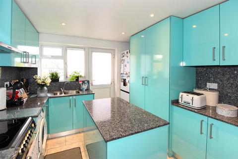 26 Cherry Gardens, Trowbridge, BA14 7AU