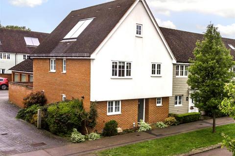 4 bedroom end of terrace house for sale, Saffron Way, Little Canfield, Nr Great Dunmow CM6