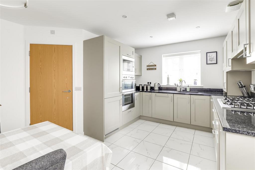 Kitchen1.jpg