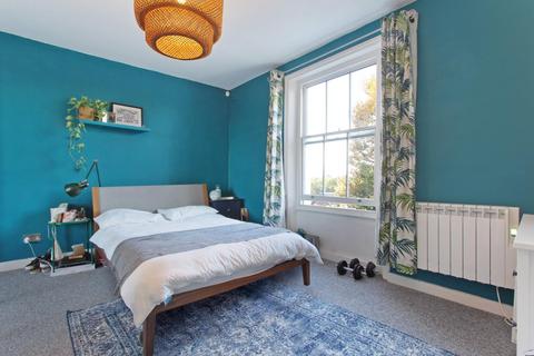 1 bedroom apartment to rent, De Crespigny Park, London