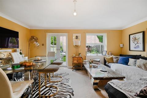 3 bedroom house for sale, Wandle Bank, Colliers Wood SW19