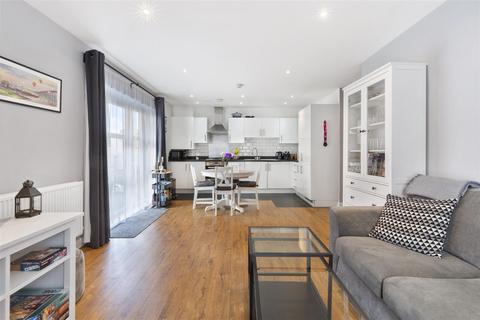 Flat 6, Carroll Court Seaton Road, Mitcham, CR4 3GL