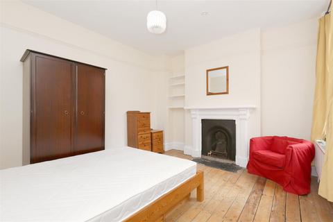 2 bedroom flat to rent, Manor Road, Stoke Newington, N16