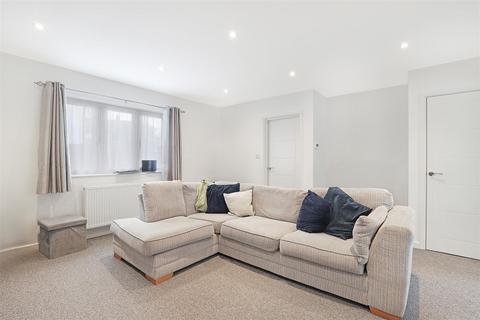 3 bedroom house to rent, Stoneycroft Road, Woodford Green