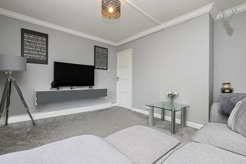1 bedroom flat to rent, Thaxted Road, Buckhurst Hill IG9