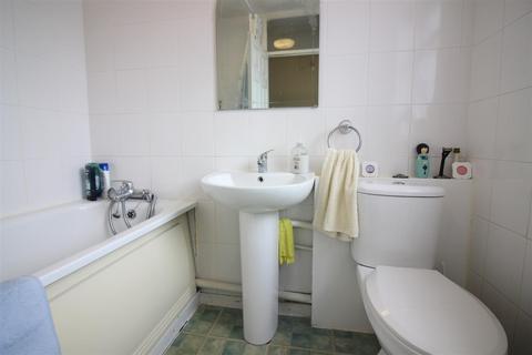 94 Stort Tower, Harlow, CM20 2NX