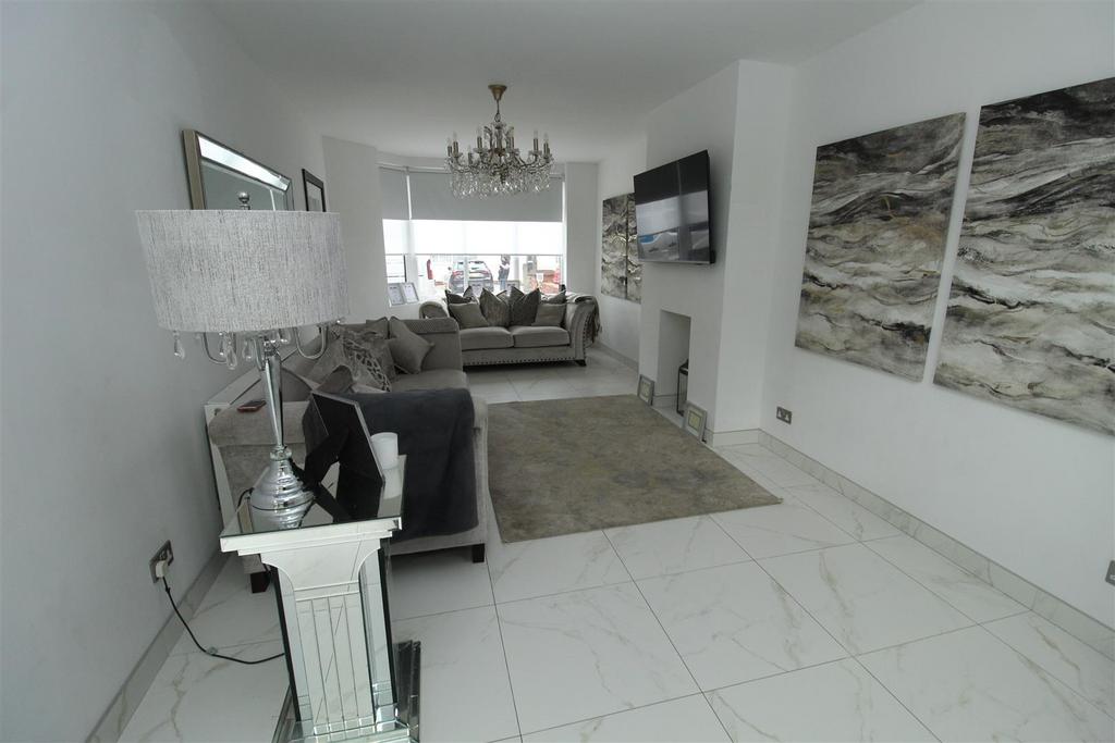 Lounge2.JPG