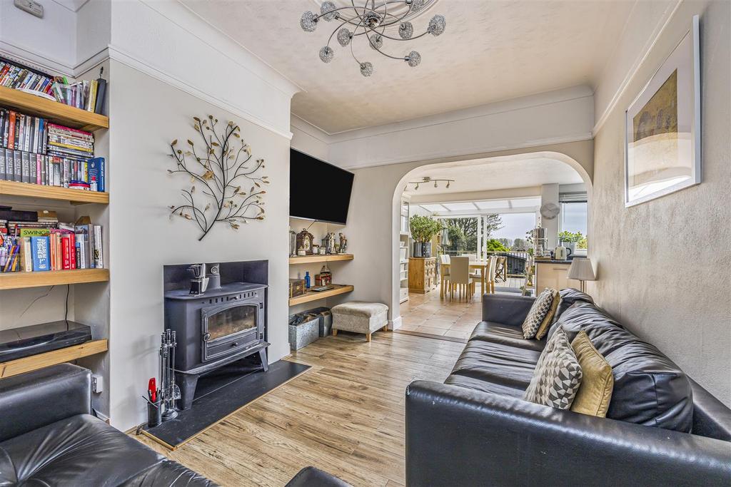 Havant Road, Portsmouth PO6 5 bed detached house for sale £525,000