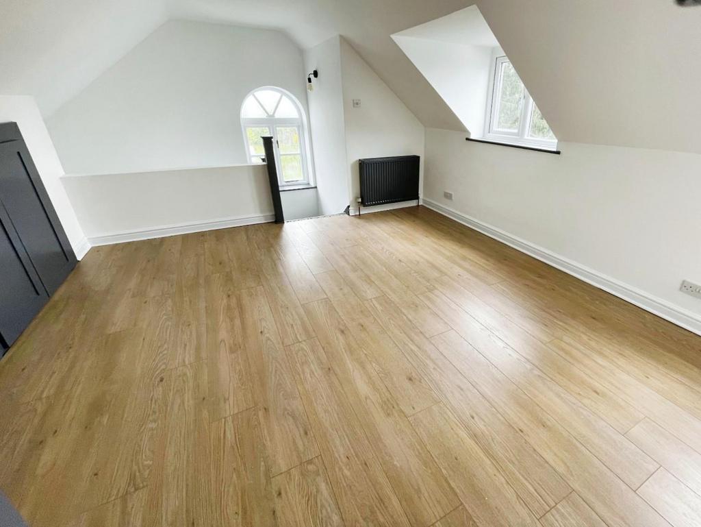 Bc40c861-Bedroom 201.jpg