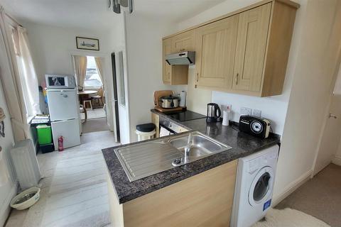2 bedroom flat for sale, Barmouth
